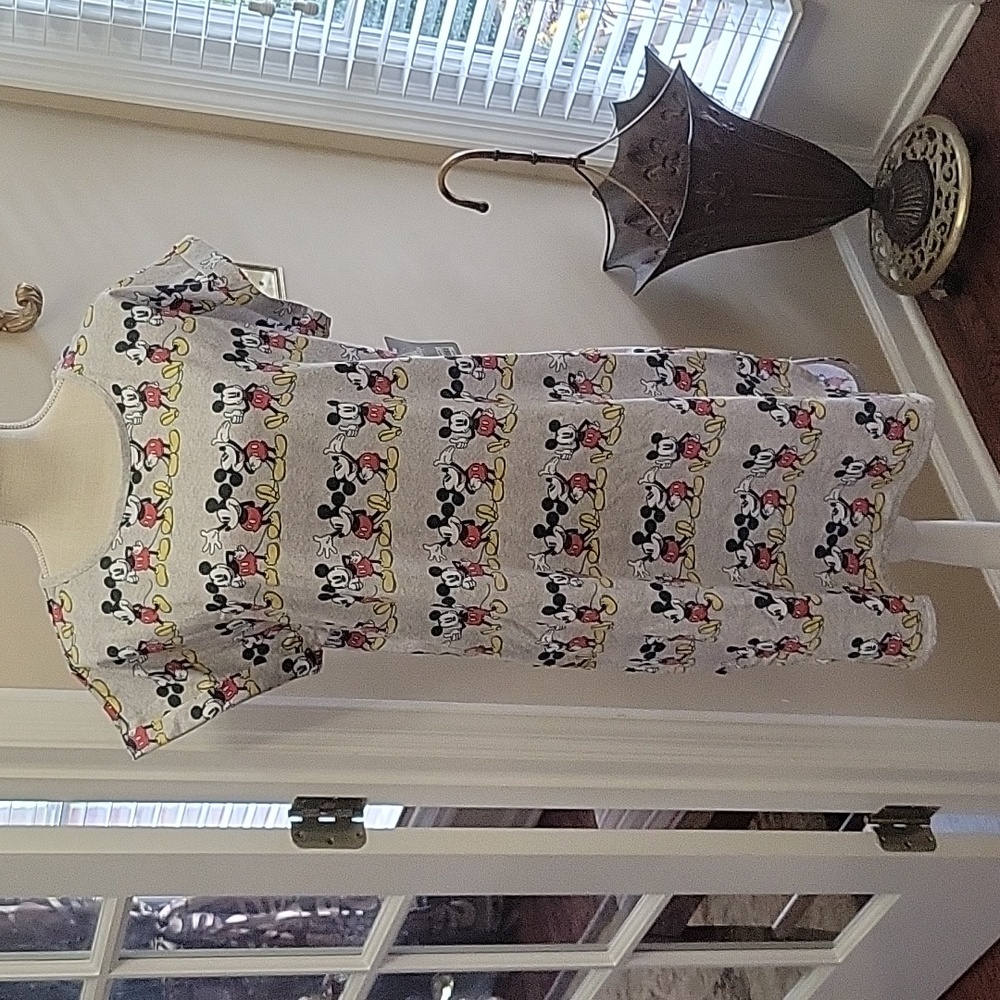Disney Mickey Mouse gray black red yellow sleepshirt short sl roundneck M/L NEW…